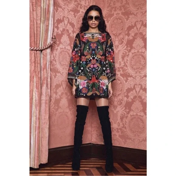 Alice + Olivia Eleonora poet sleeve embroidered cocktail dress. - Picture 3 of 15